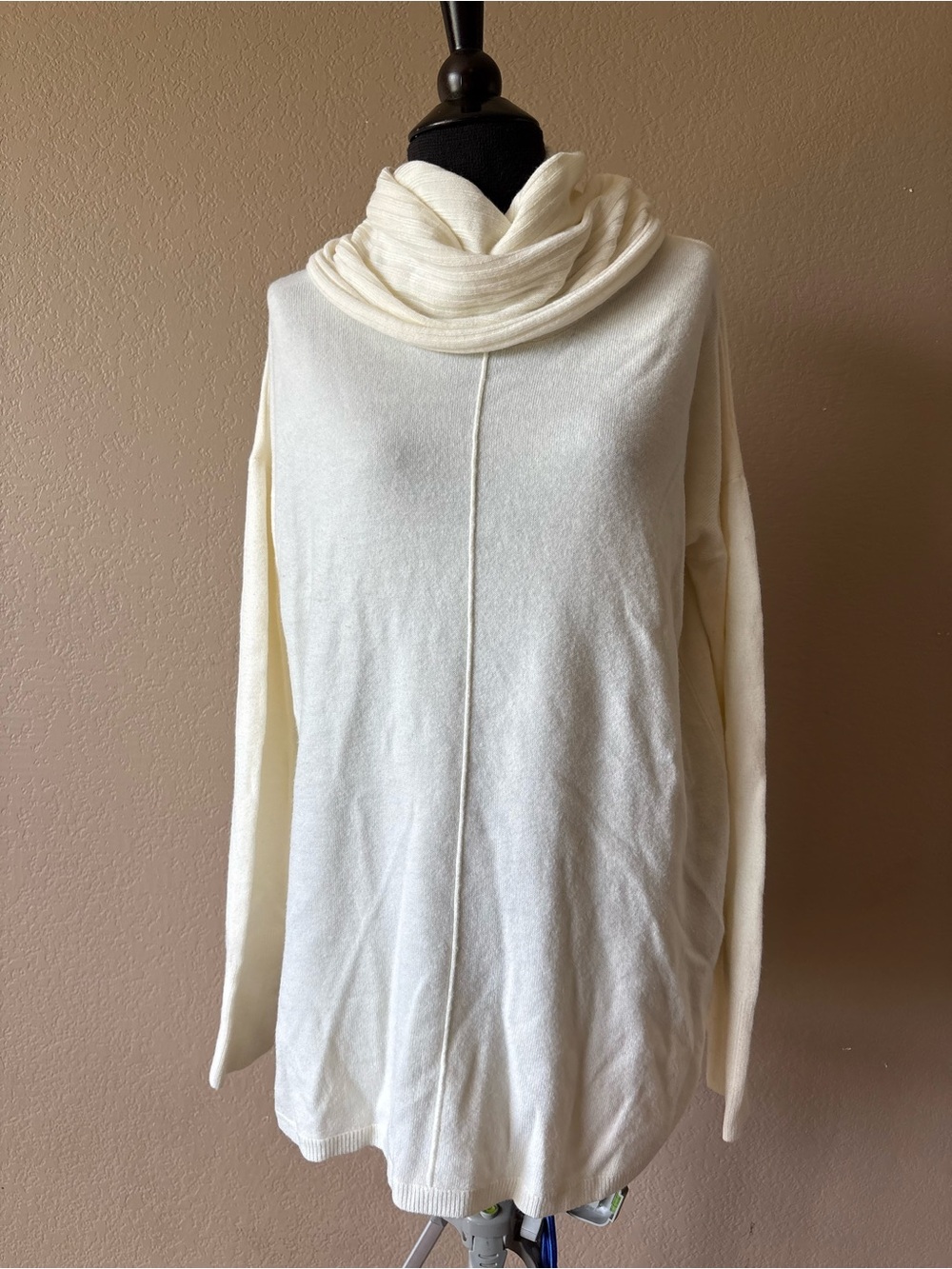 Ralsey Women's Medium Turtle Neck Cozy Cream Sweater Long Sleeves